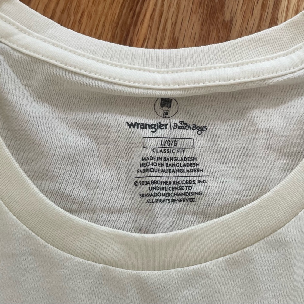 Wrangler Beach Boys Graphic Tee - White - Picture 3 of 3